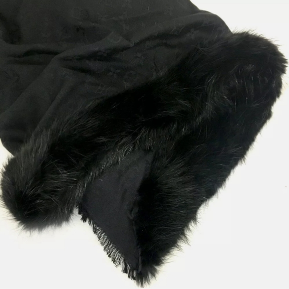 LOUIS VUITTON MONOGRAM SILK WOOL FUR SCARF/81654 - Picture 4 of 13
